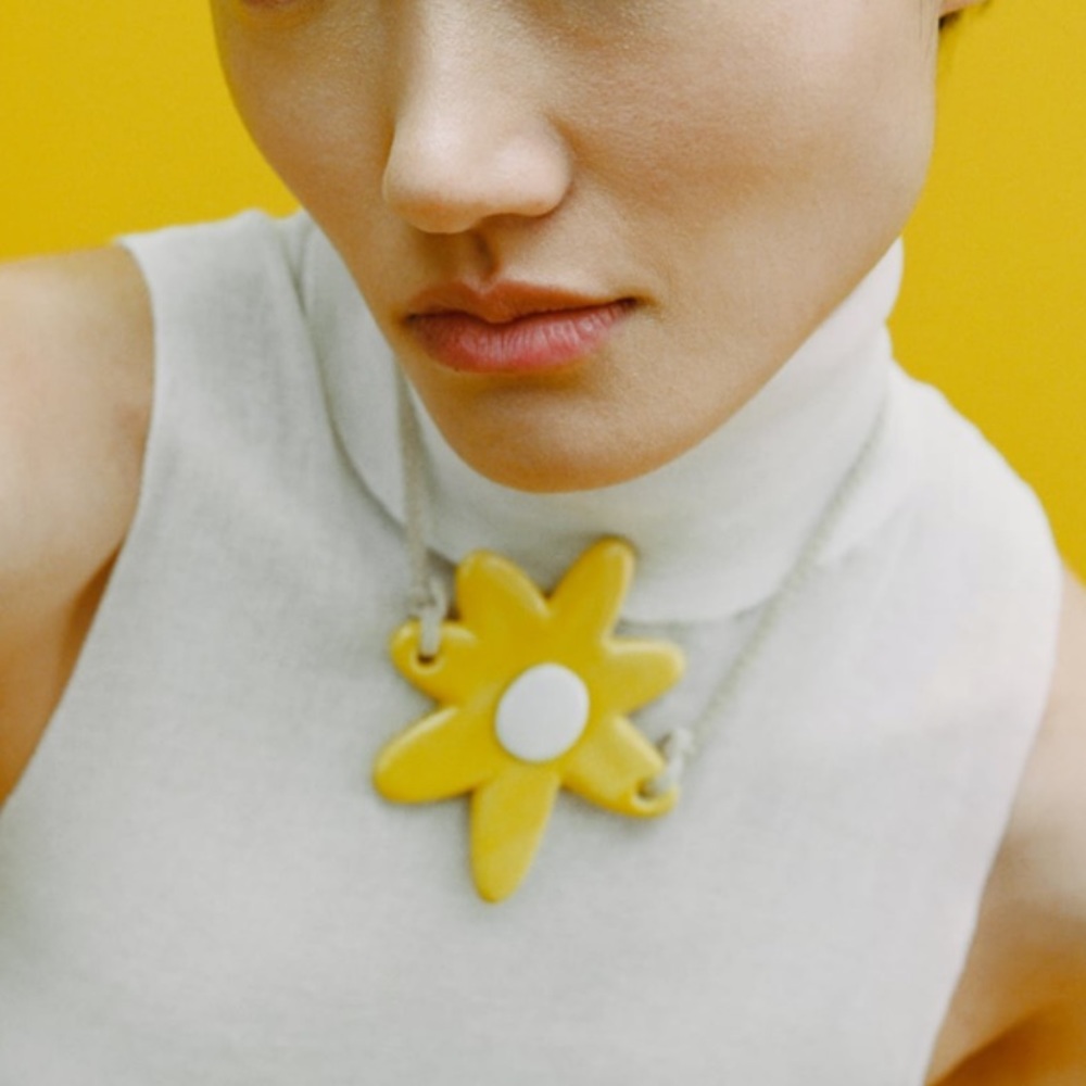 Large ceramic daisy necklace